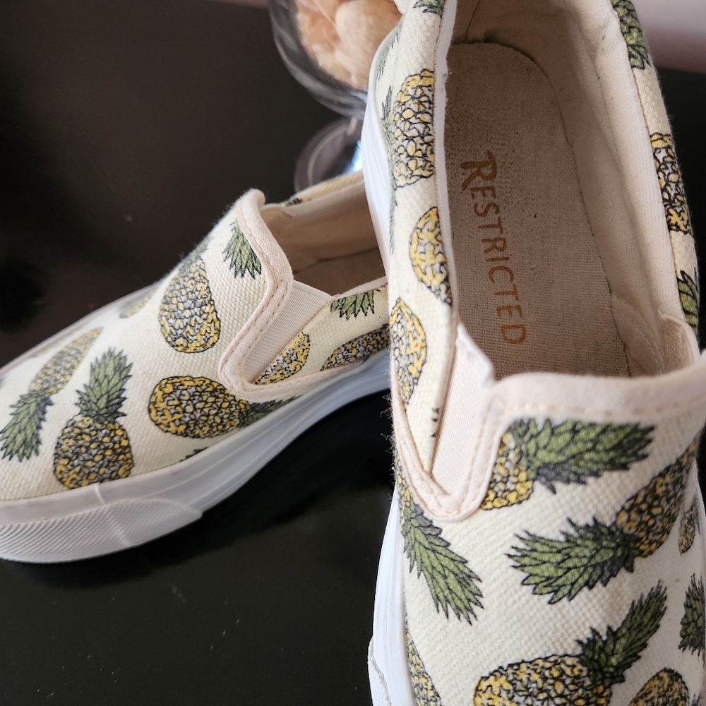 Restricted Pineapple Print Canvas Slip-On Sneakers - Size 6 - Picture 2 of 7